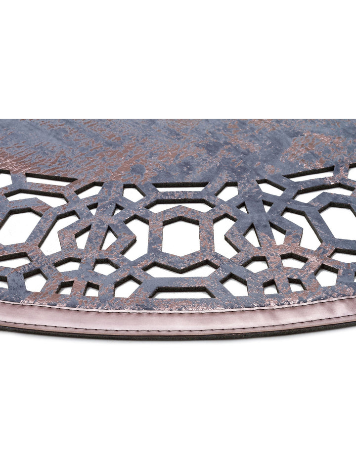 Gravür Klasik Ve Modern İşleme ve Oymaya Sahip Parlak Bordürlü Suni Deri Halı 02 MARINE BRONZE Q - Carpetdocia