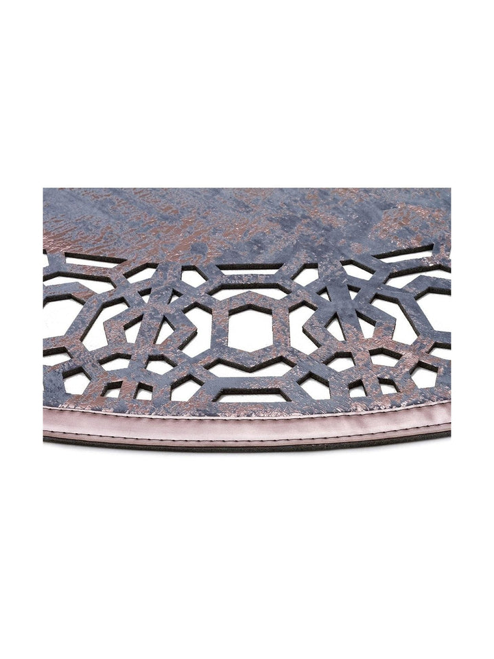 Gravür Klasik Ve Modern İşleme ve Oymaya Sahip Parlak Bordürlü Suni Deri Halı 03 MARINE BRONZE Q - Carpetdocia