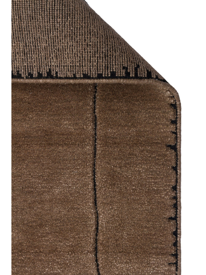 Tapis fait main en mélange de laine, rayonne et polyester de la série Dakar TAUPE