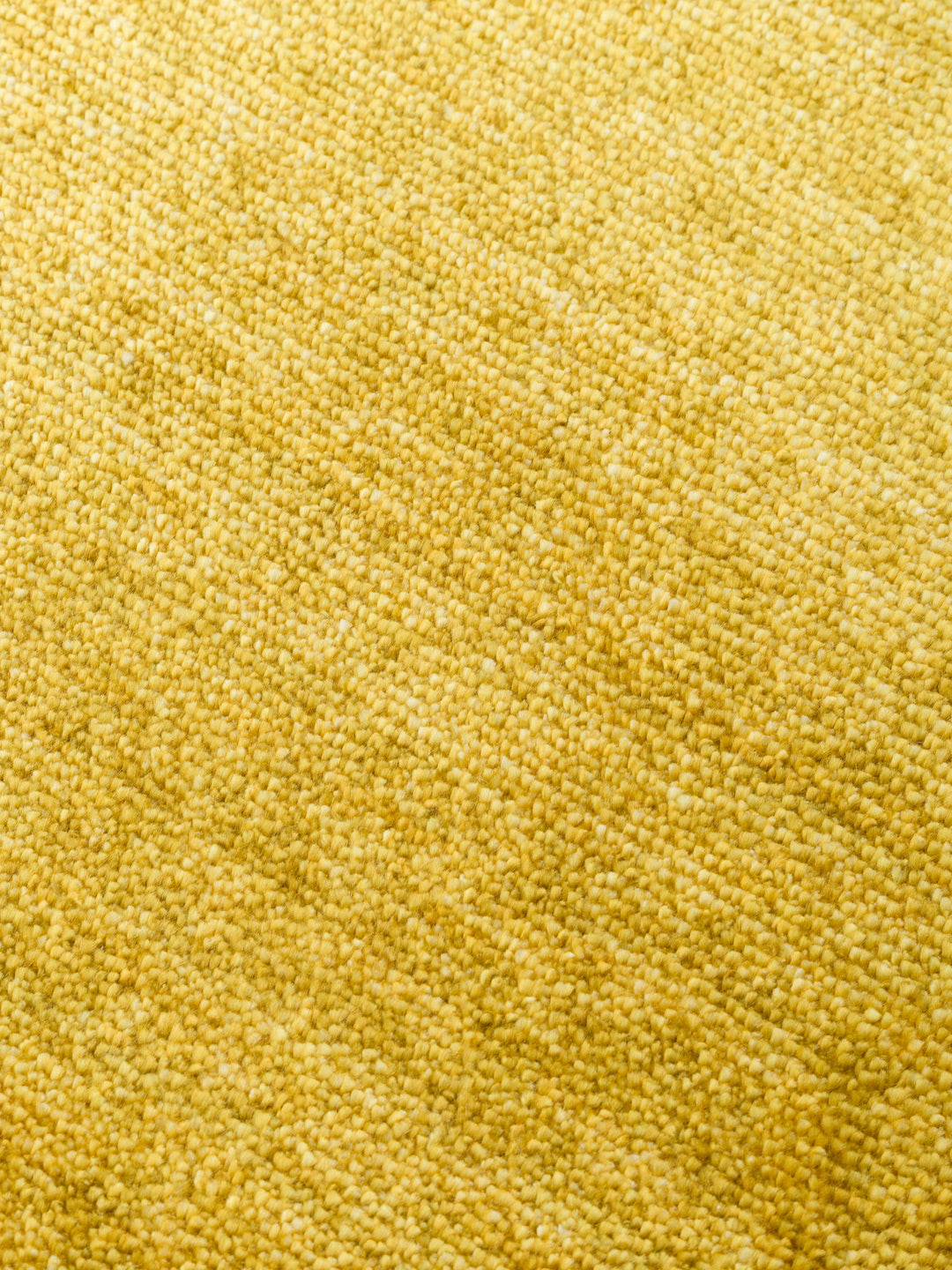 Victoria %100 TENCEL™ Lyocell El Emeği ile Üretilen Halı YELLOW SAFFRON doku detayı